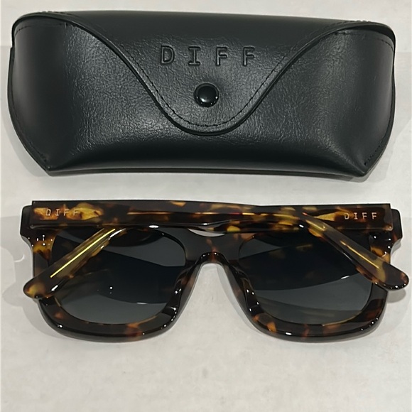 DIFF Carson Designer Square Sunglasses Women UV400 Polarized Protection, 2023 F. - Picture 16 of 16